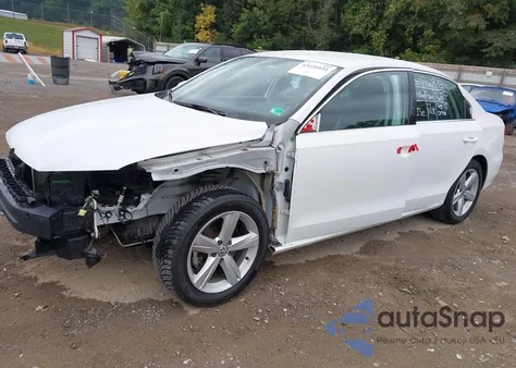 2012 Volkswagen Passat Se z USA, uszkodzony, nr VIN 1VWBP7A3XCC043542